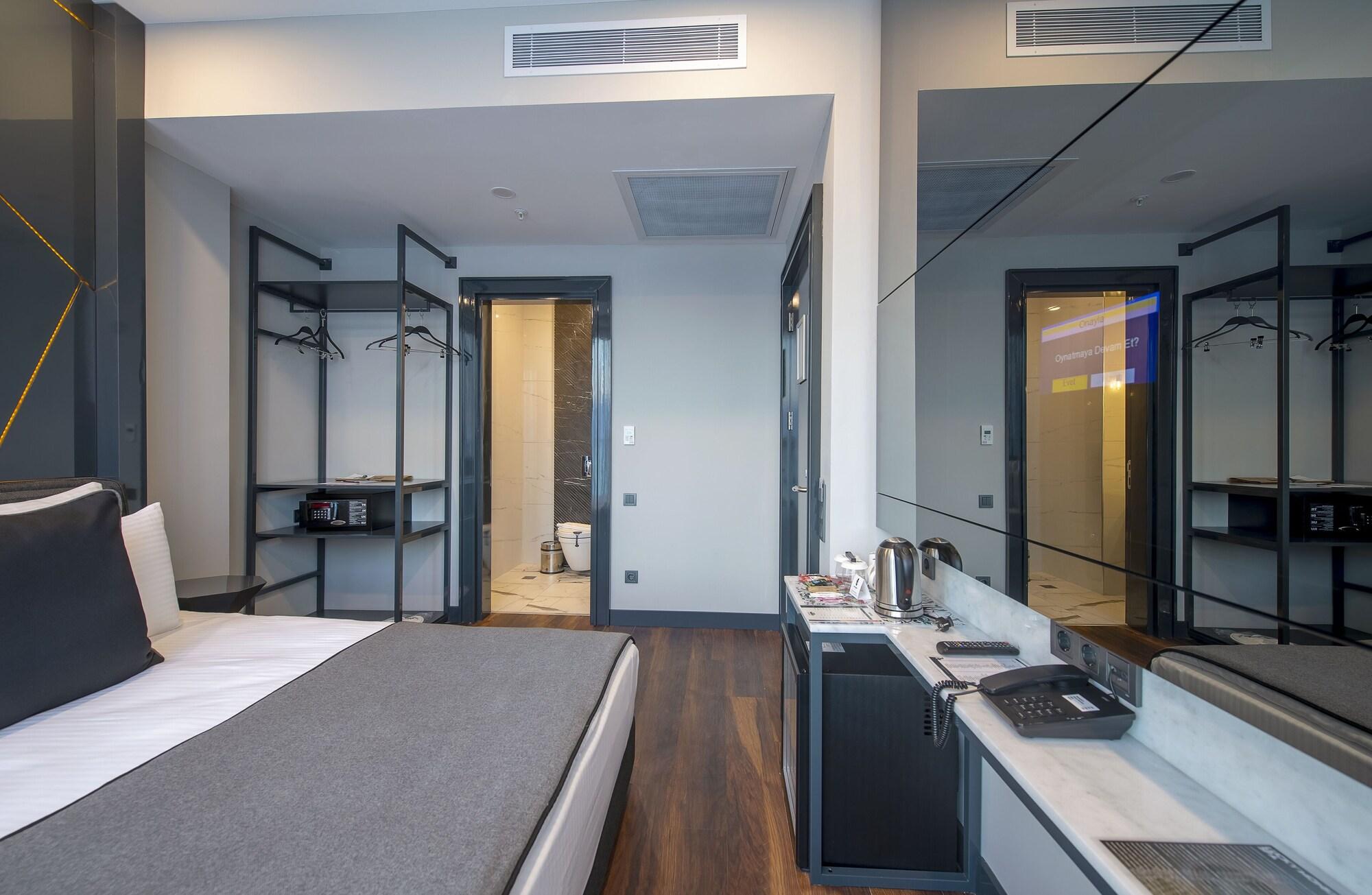 Adalia Hotel Анталия Екстериор снимка