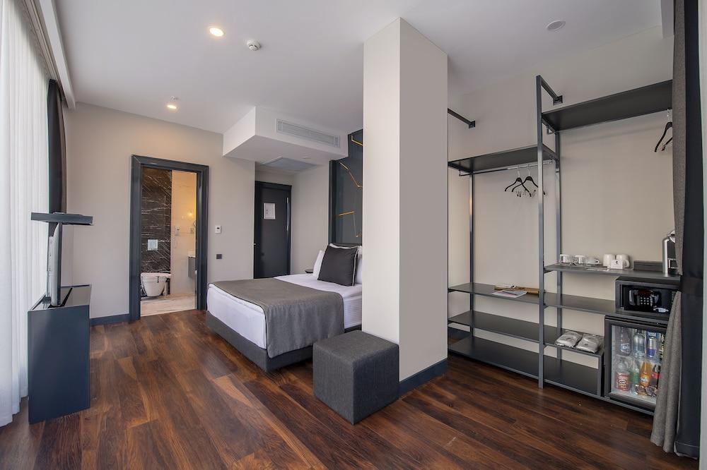 Adalia Hotel Анталия Екстериор снимка